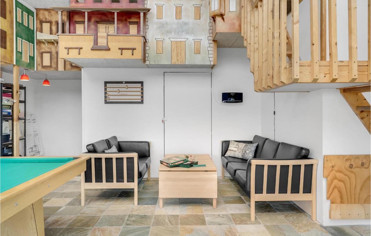 Nice Home In Tarm With Kitchen Esterno foto