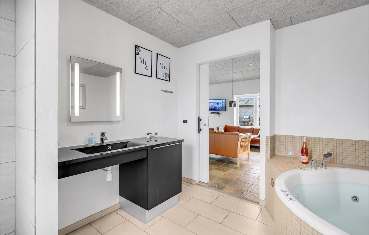 Nice Home In Tarm With Kitchen Esterno foto